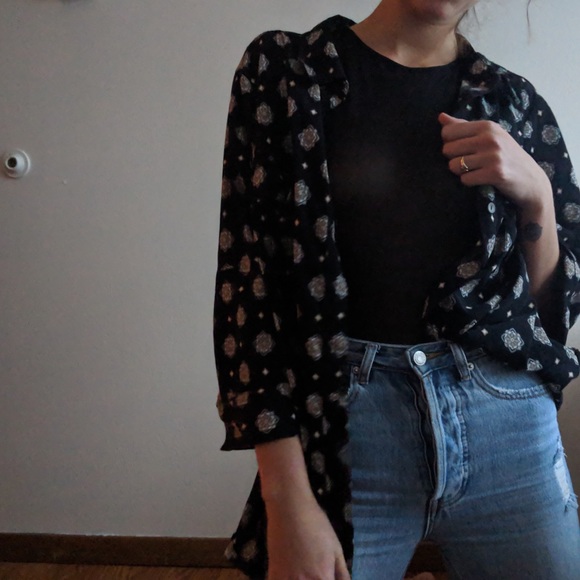 Oversized Button-up - Picture 3 of 3